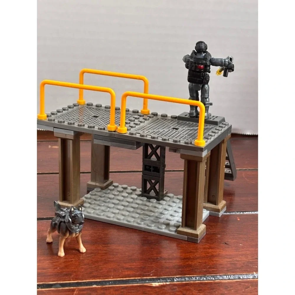 Mega Bloks Call of Duty Covert Ops Unit German Shepherd Figure Tactical Platform